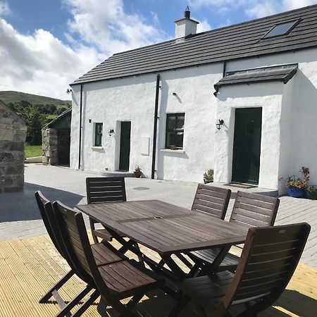 Mournes Family Cottage With Hot Tub Hilltown Extérieur photo