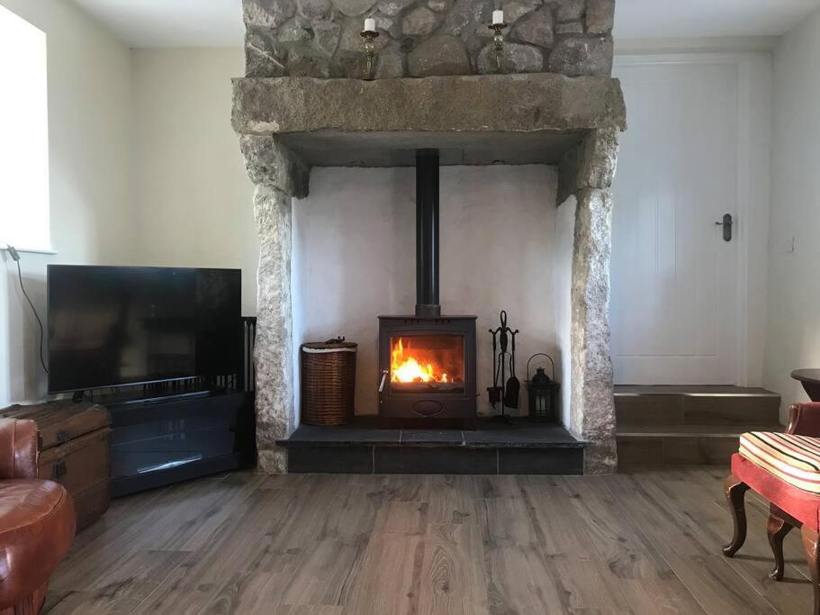 Mournes Family Cottage With Hot Tub Hilltown Extérieur photo