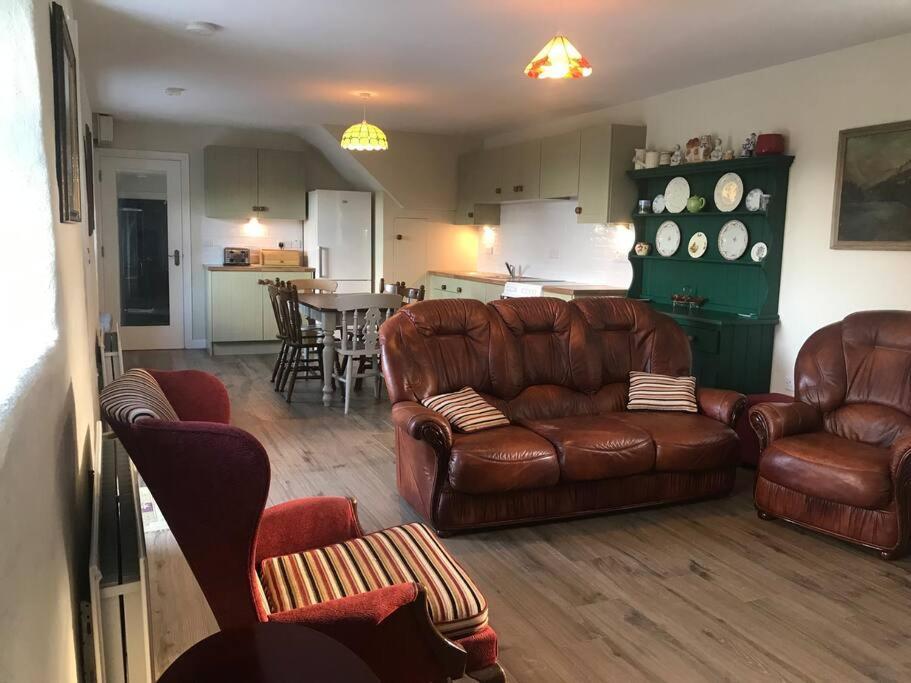 Mournes Family Cottage With Hot Tub Hilltown Extérieur photo