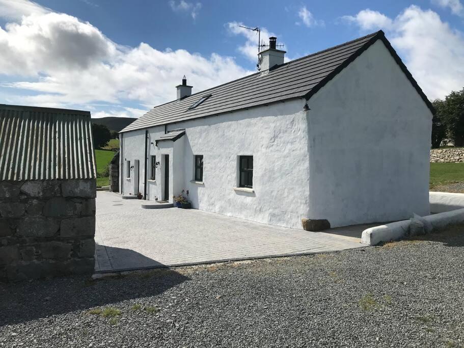 Mournes Family Cottage With Hot Tub Hilltown Extérieur photo